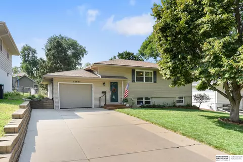 13507 Spring St, Omaha, NE 68144