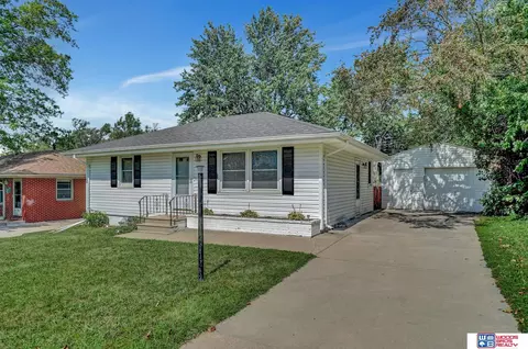 6120 Francis St, Lincoln, NE 68505