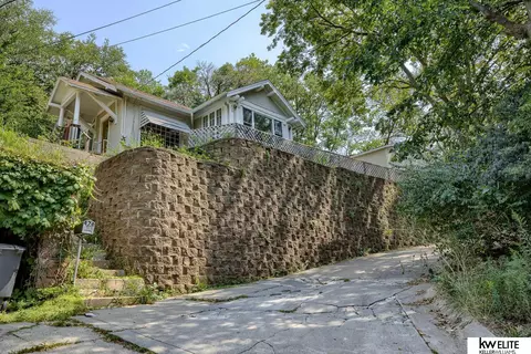426 Mcgee Ave, Council Bluffs, IA 51503