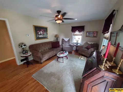 225 S 20th St, Beatrice, NE 68310 photo 3
