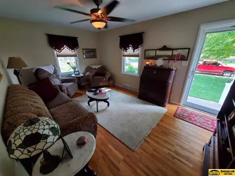 225 S 20th St, Beatrice, NE 68310 photo 4