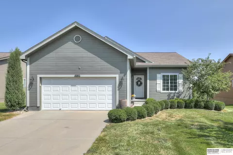 16062 Redman Ave, Omaha, NE 68116
