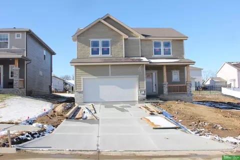 8614 N 176th St, Bennington, NE 68007