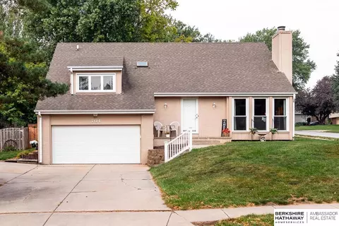 704 S 217 St, Omaha, NE 68022