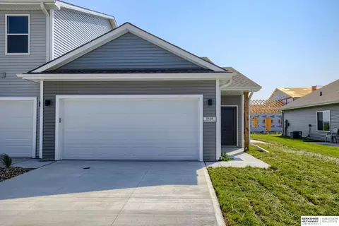 2156 Brandon Ln, Fremont, NE 68025