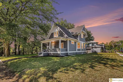 2850 Fowler Ave, Omaha, NE 68111
