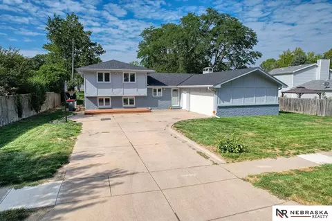 721 Capitol Beach Blvd, Lincoln, NE 68528