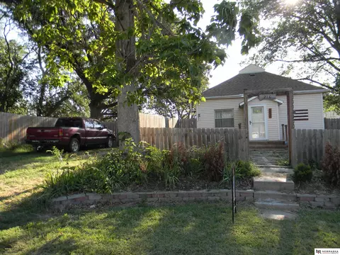 210 Natchez St, Memphis, NE 68042