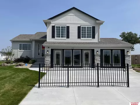 5907 N 181 St, Elkhorn, NE 68022