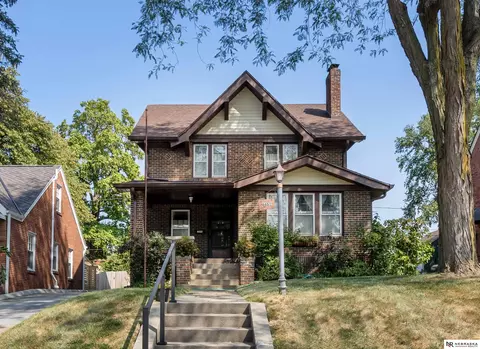 4452 Woolworth Ave, Omaha, NE 68105