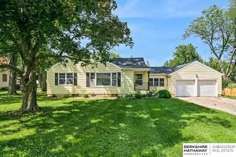 7624 Meredith Ave, Omaha, NE 68134