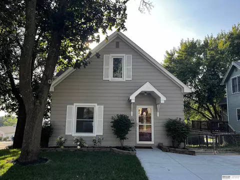 2344 N 61 St, Omaha, NE 68104