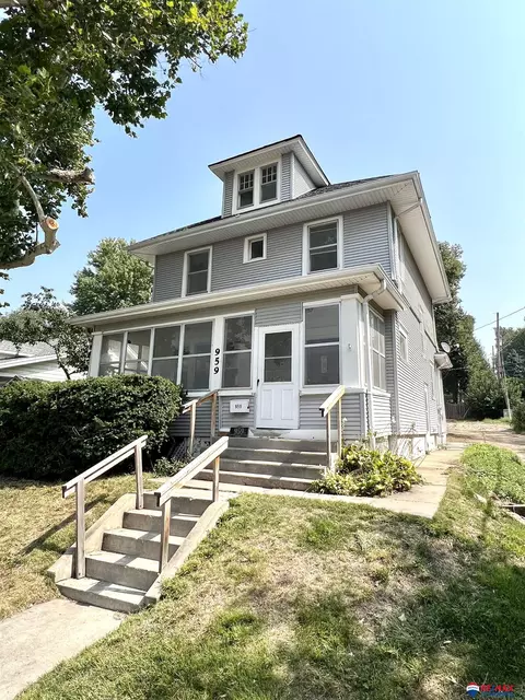 959 S 48th St, Omaha, NE 68106