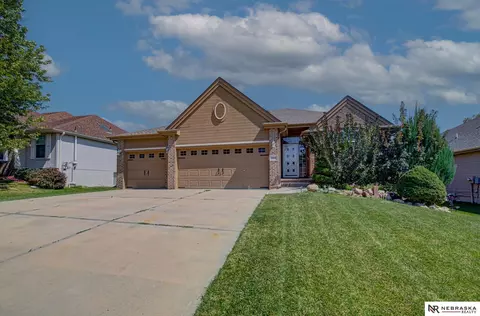 9605 S 27th Ave, Bellevue, NE 68147