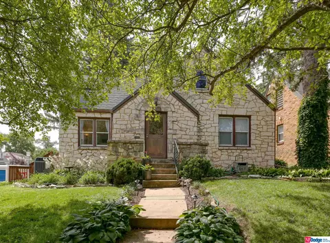 5001 Bedford Ave, Omaha, NE 68104