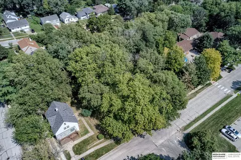 6642 Binney St, Omaha, NE 68104