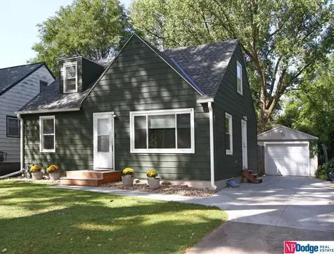 3311 S 44th St, Lincoln, NE 68506