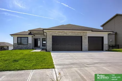 19907 Cottonwood St, Gretna, NE 68028