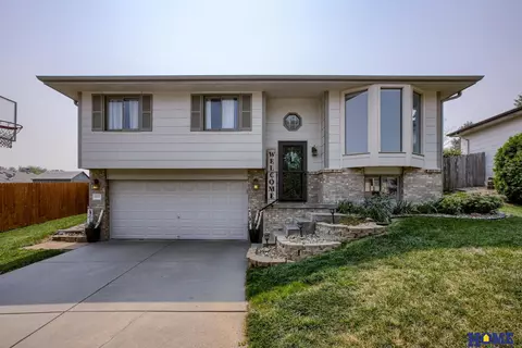 7901 Glynoaks Dr, Lincoln, NE 68516