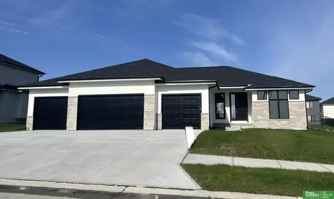 5418 N 205th St, Elkhorn, NE 68022