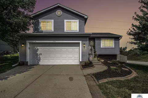 7506 Howell St, Omaha, NE 68122