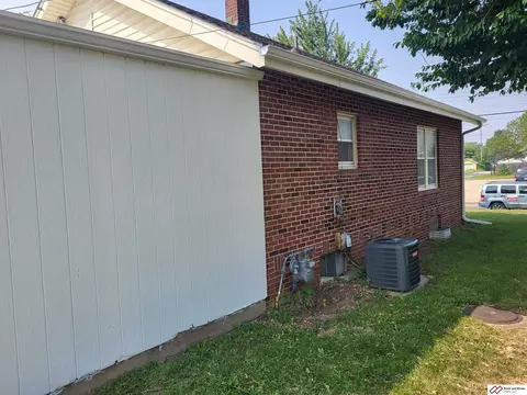 108 S 12th St, Beatrice, NE 68310 photo 4