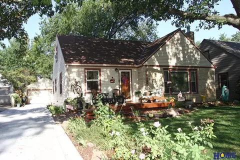 1735 S 45th St, Lincoln, NE 68506