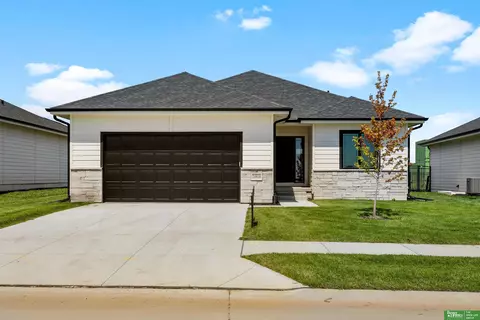 20918 Ellison Ave, Elkhorn, NE 68022