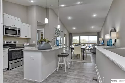 17115 Nicholas Cir, Omaha, NE 68118