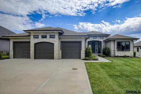 2417 N 188 St, Elkhorn, NE 68022