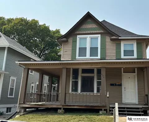 624 S 36th St, Omaha, NE 68105