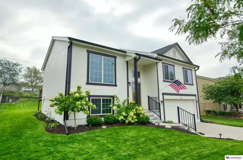 5647 S 190th Ter, Omaha, NE 68135