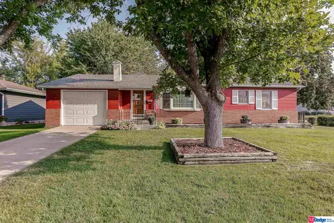 2326 Phelps Ave, Fremont, NE 68025