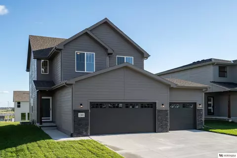 17601 Potter St, Bennington, NE 68007