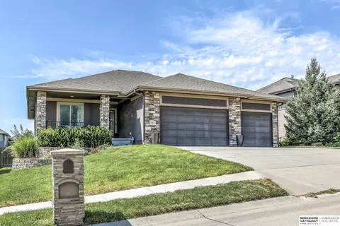554 S 183 Ave, Omaha, NE 68022
