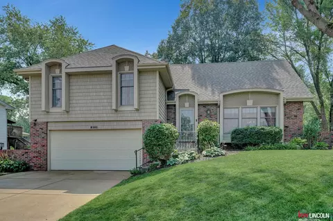 8101 Myrtle St, Lincoln, NE 68506