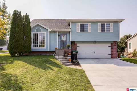 17651 Jacobs St, Omaha, NE 68135