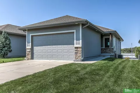 7016 N 154th St, Bennington, NE 68007