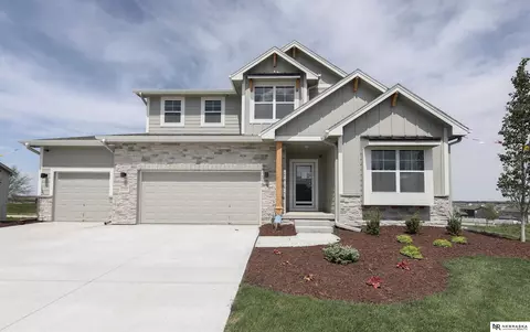 4414 S 213th St, Elkhorn, NE 68022