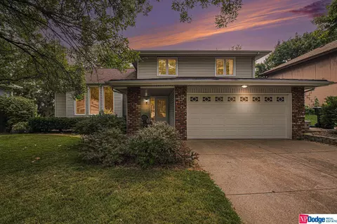 1415 Beechwood Ave, Papillion, NE 68133