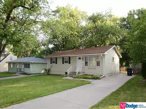 4915 N 64th St, Omaha, NE 68104