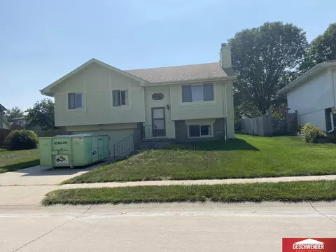 15211 Rock Creek Dr, Omaha, NE 68138
