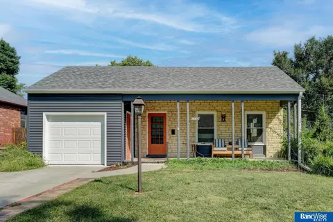 3130 Mayflower Ave, Lincoln, NE 68502