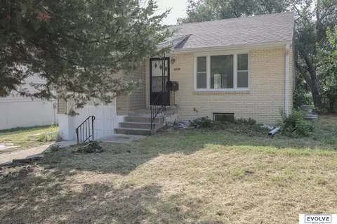 2306 Clay St, Bellevue, NE 68123