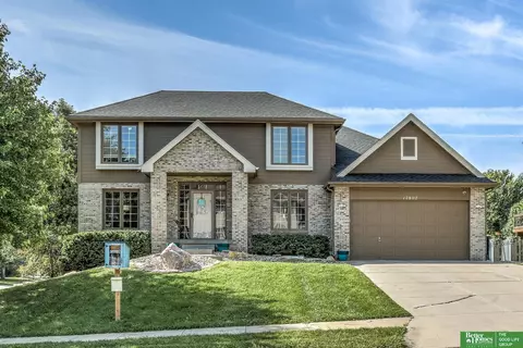 17807 Washington Cir, Omaha, NE 68135