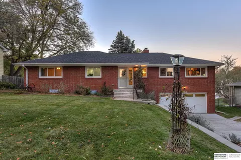 12130 Woolworth Ave, Omaha, NE 68144