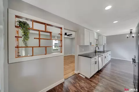 6330 Kearney Ave, Lincoln, NE 68507