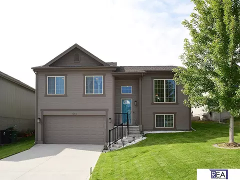 9115 Hanover St, Omaha, NE 68122