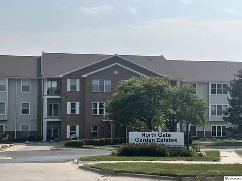 2425 Folkways Blvd #327, Lincoln, NE 68521