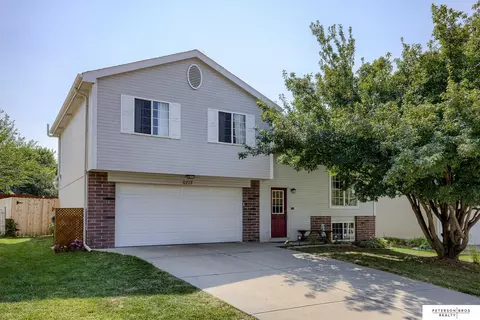 11273 Martin Ave, Omaha, NE 68164